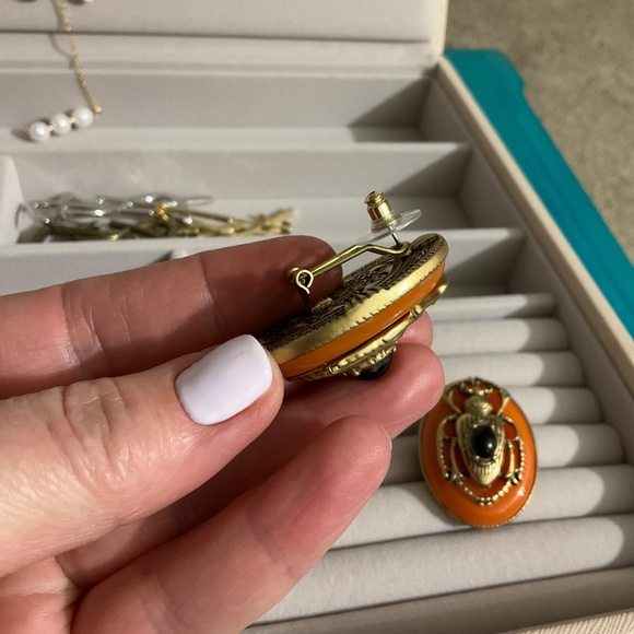 vintage beetle earrings - Picture 4 of 7